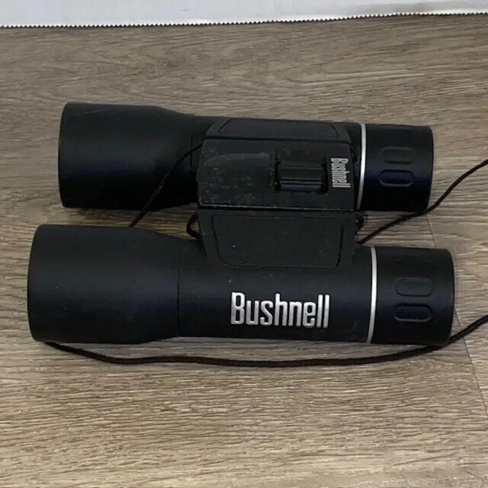 BUSHNELL 16X32 185 FEET AT 1000 YARDS BINOCULARS